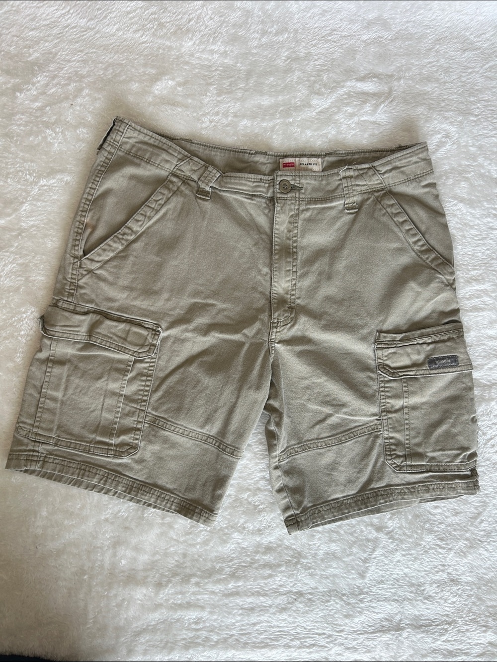 Wrangler Relaxed Fit Cargo Shorts | Men’s Size 36 | Khaki
